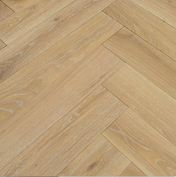 Rio Rhone Herringbone Roble Inglés ½" x 5 ½" - Capa de uso de 3 mm