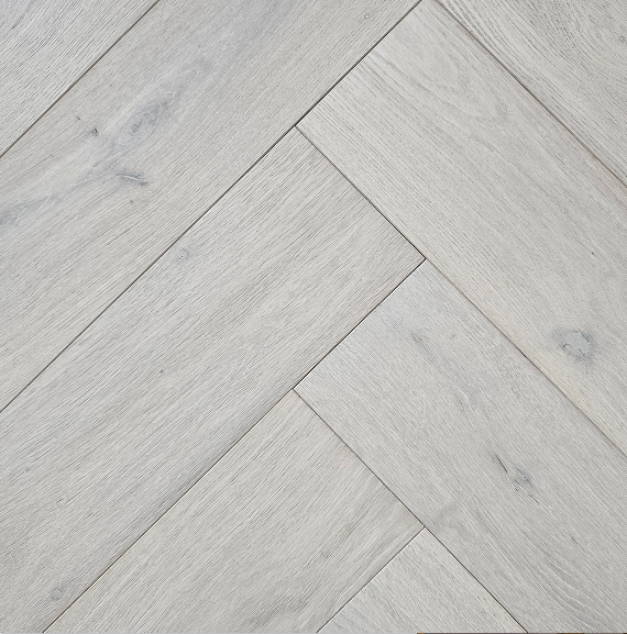 Rio Tejo Herringbone Roble Inglés ½" x 5 ½" - Capa de uso de 3 mm