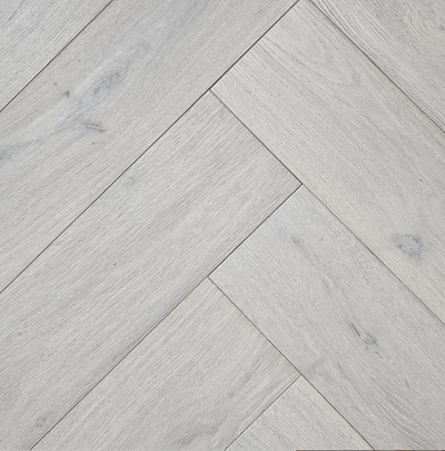Rio Tejo Herringbone Roble Inglés ½" x 5 ½" - Capa de uso de 3 mm